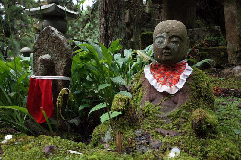 Jizō statues